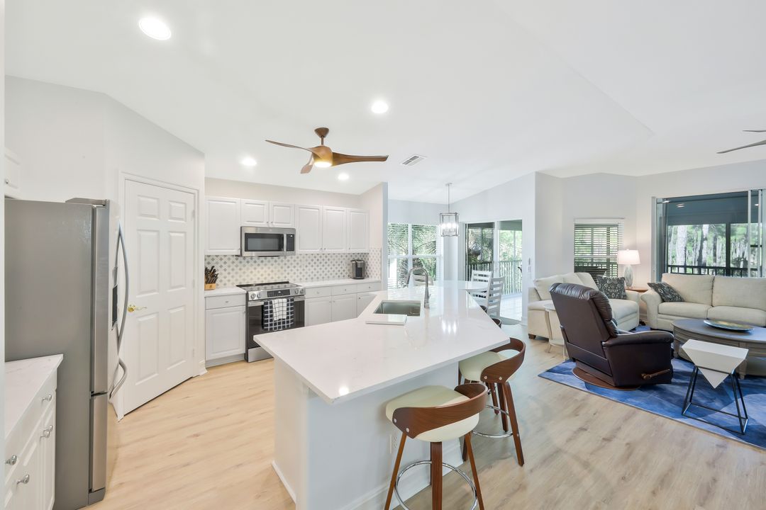 905 Carrick Bend Cir #201, Naples, FL 34110