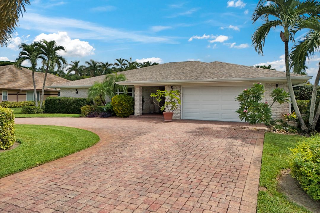 2264 Imperial Golf Course Blvd, Naples, FL 34110
