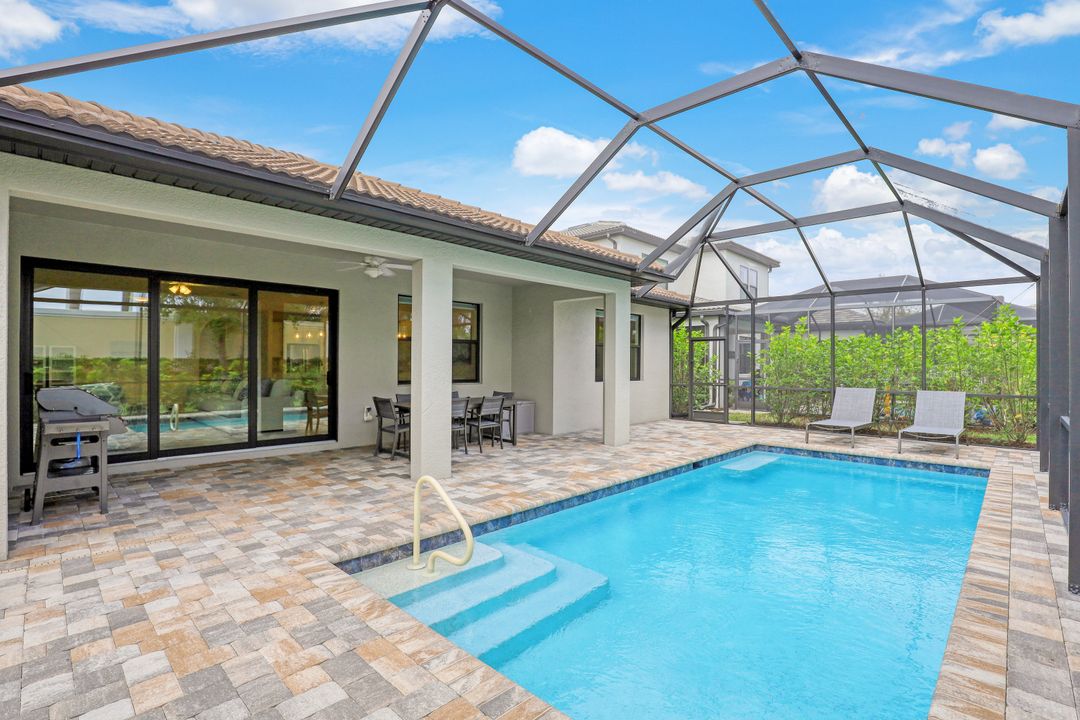 7266 Wilton Dr N, Naples, FL 34109