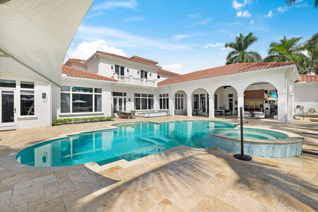 2558 Escada Ct, Naples, FL 34109