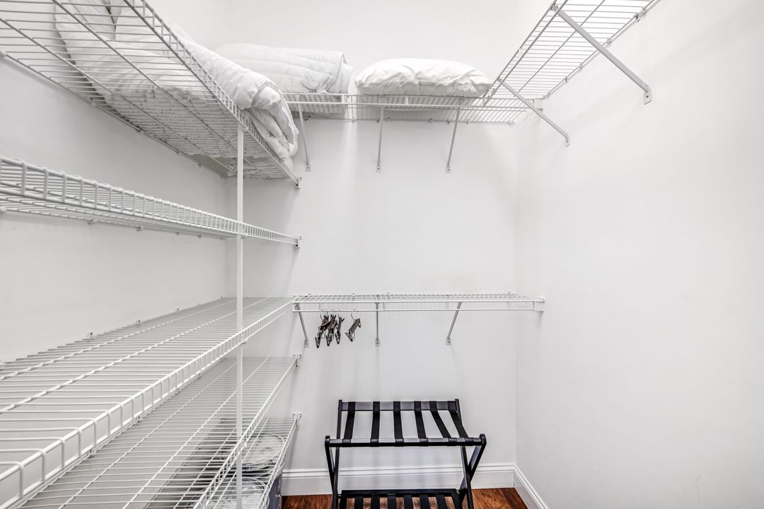 4934 SW 2nd Pl, Cape Coral, FL 33914