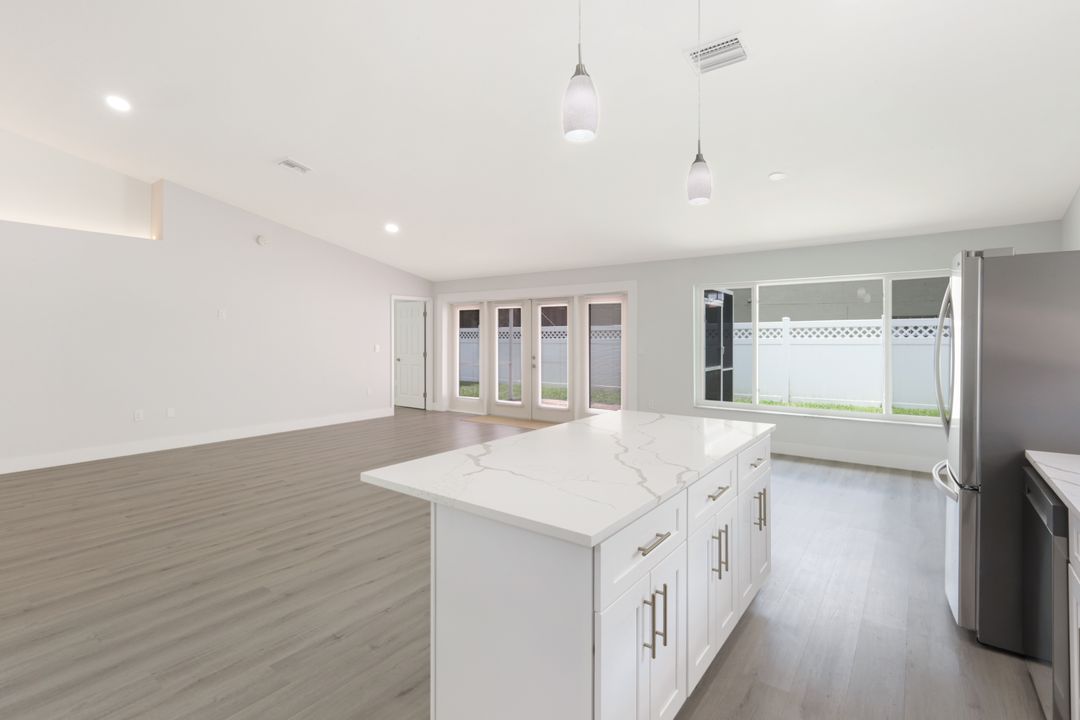 12800 Eagle Pointe Cir, Fort Myers, FL 33913