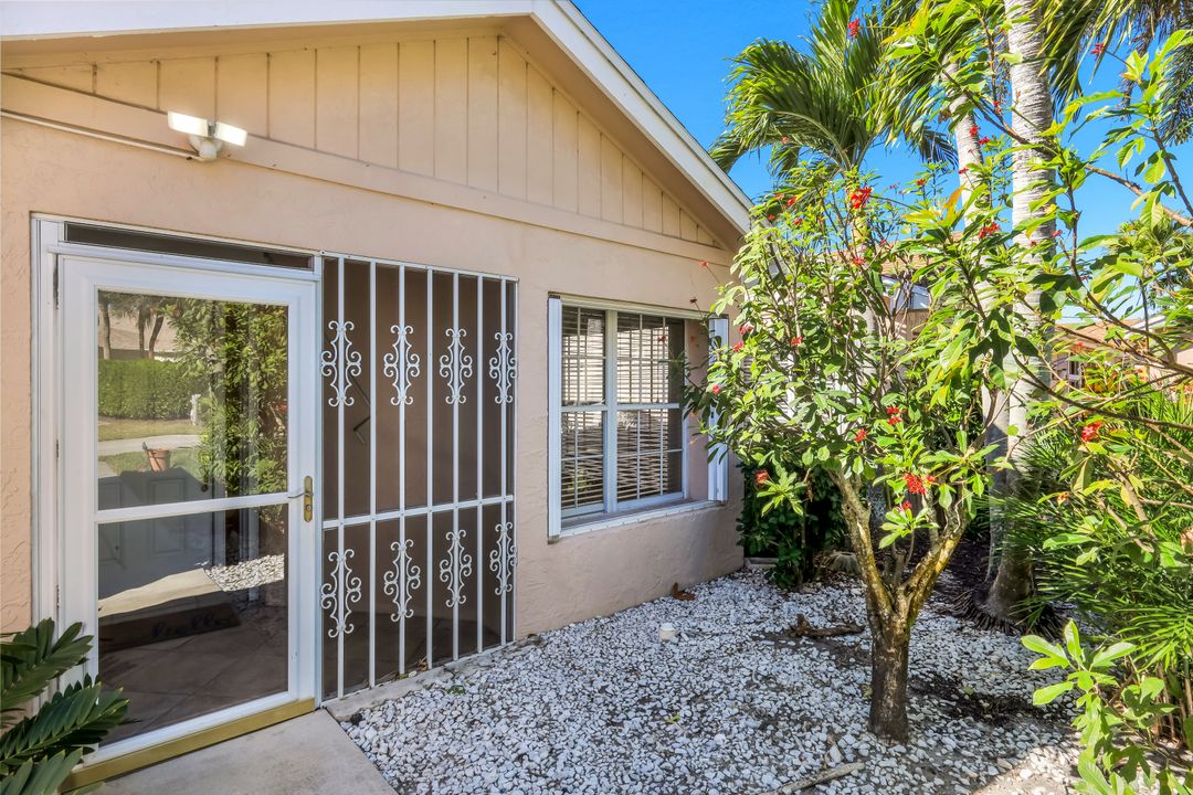 2626 Sailors Way, Naples, FL 34109