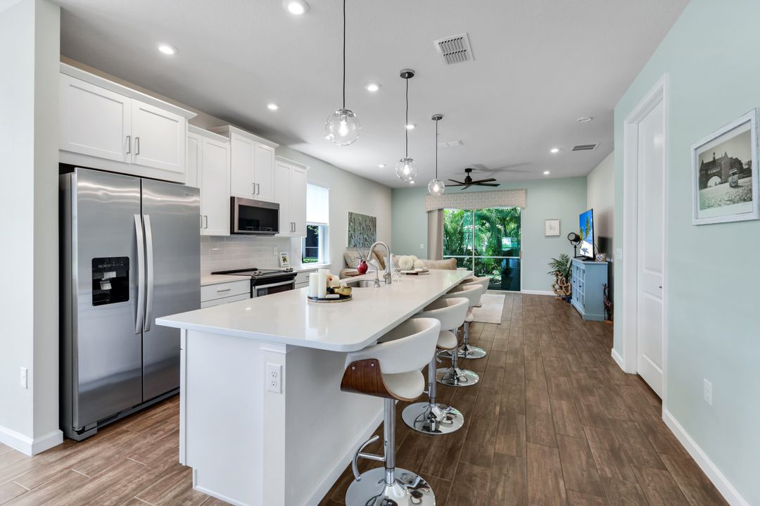 4619 Arboretum Cir #101, Naples, FL 34112
