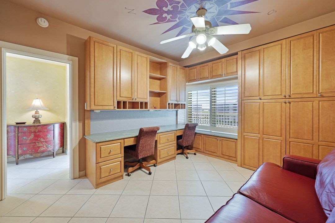 25 Bluebill Ave #1105, Naples, FL 34108