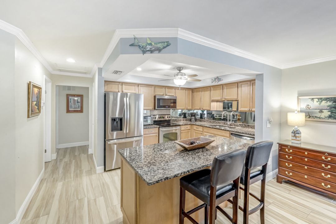 4459 Lakewood Blvd, Naples, FL 34112