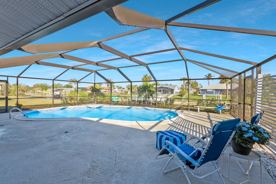 166 Cambridge Dr NW, Port Charlotte, FL 33952