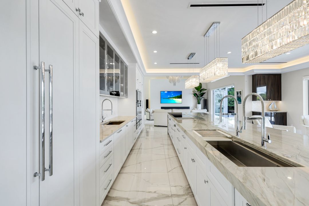 4900 Gulf Shore Blvd N, Naples, FL 34103