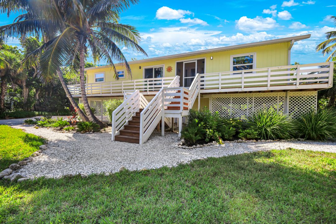 1752 Serenity Ln, Sanibel, FL 33957