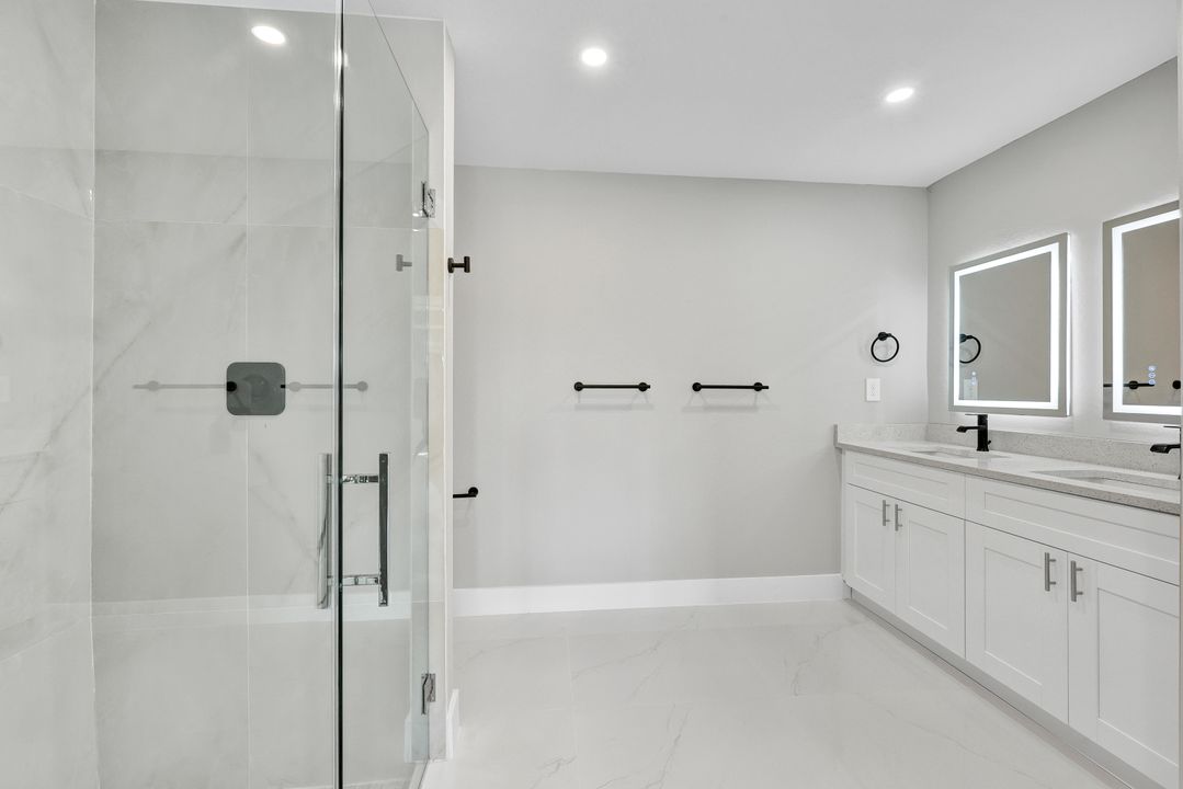 3537 NE 21st Ave, Cape Coral, FL 33909