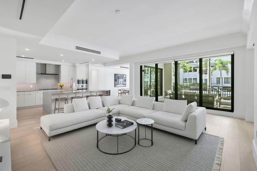 1130 3rd Ave S #105, Naples, FL 34102