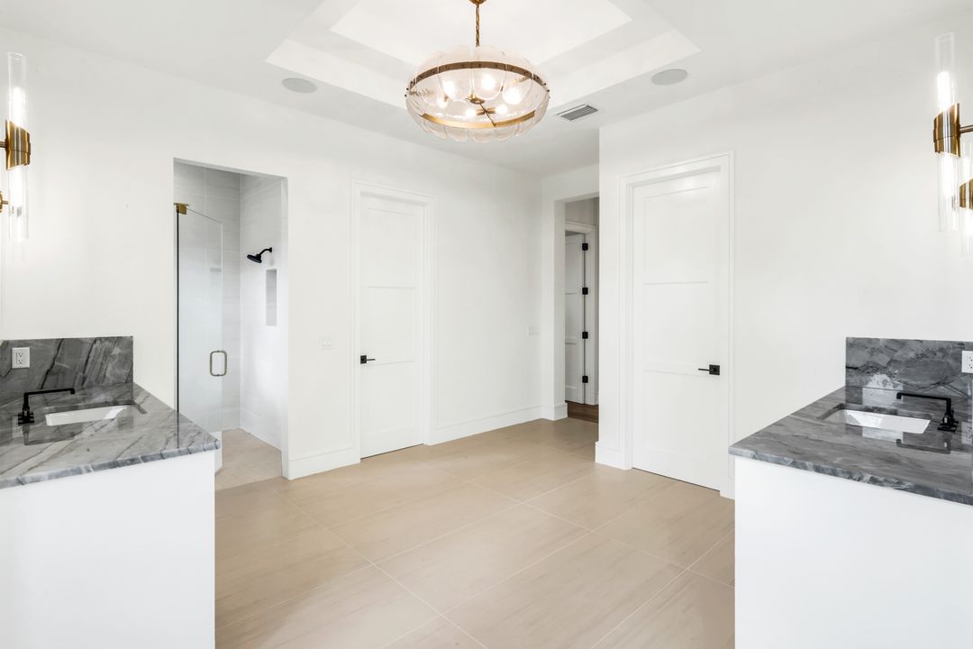 3891 Brynwood Dr, Naples, FL 34119