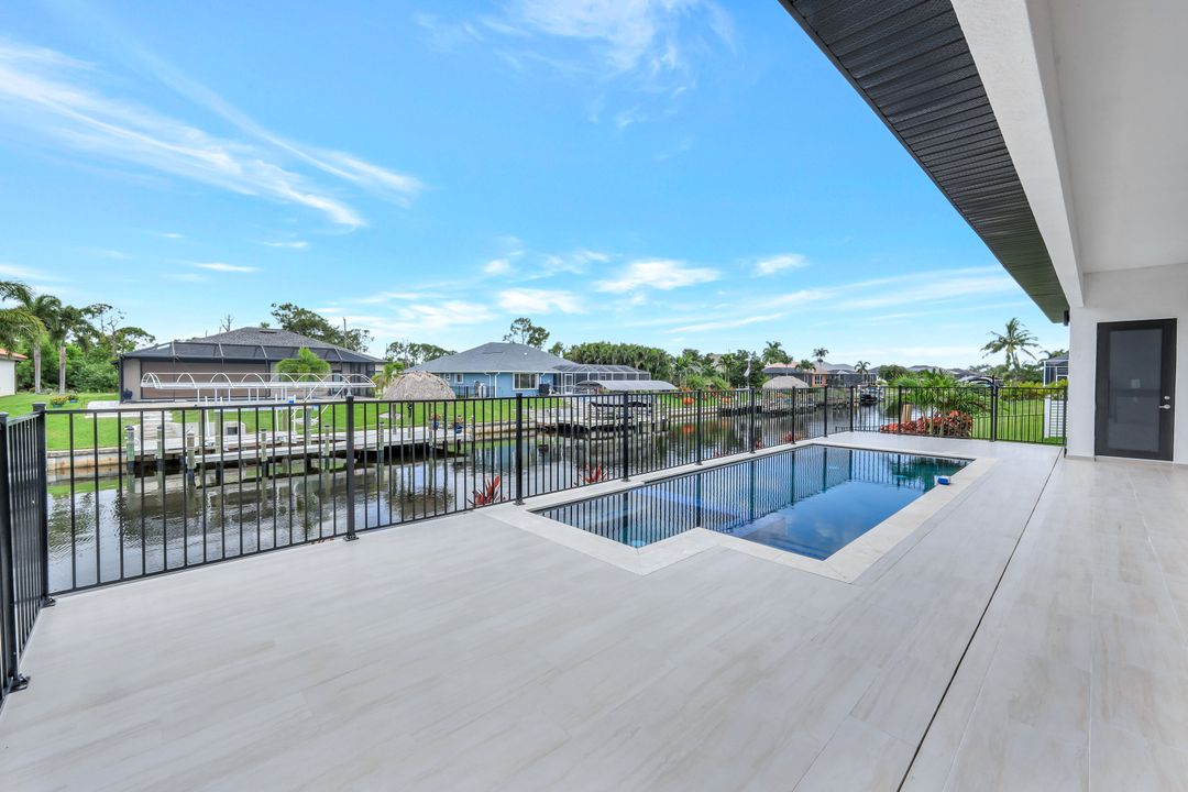 2596 Surfside Blvd, Cape Coral, FL 33914
