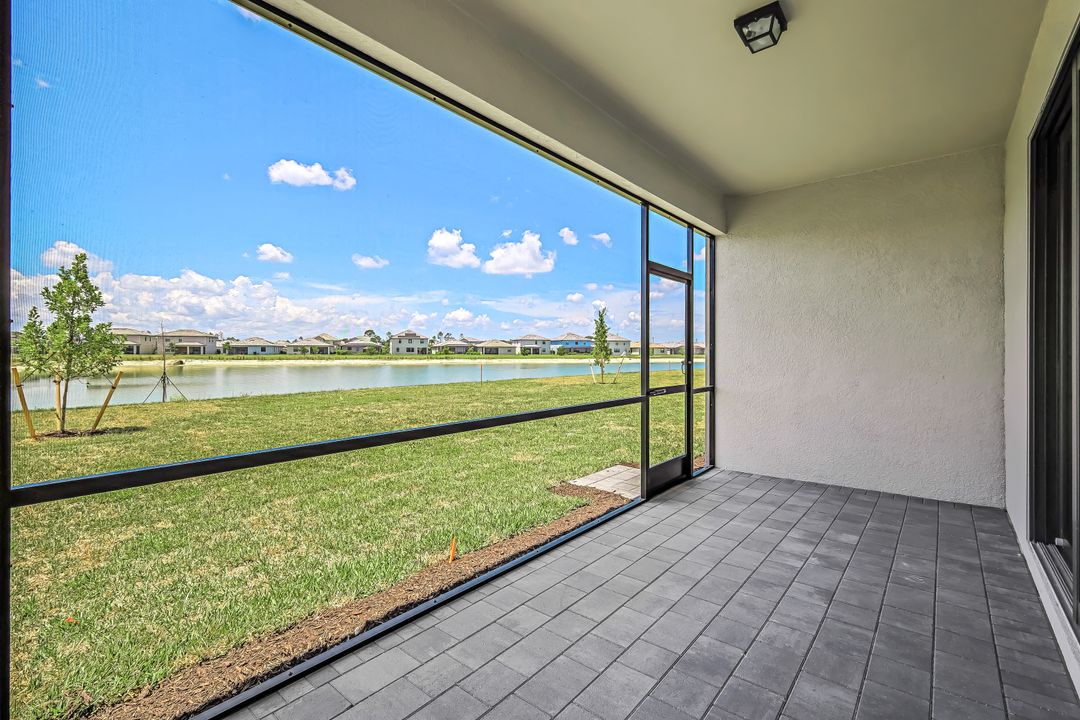 13911 Hunter Oak Dr, Fort Myers, FL 33913