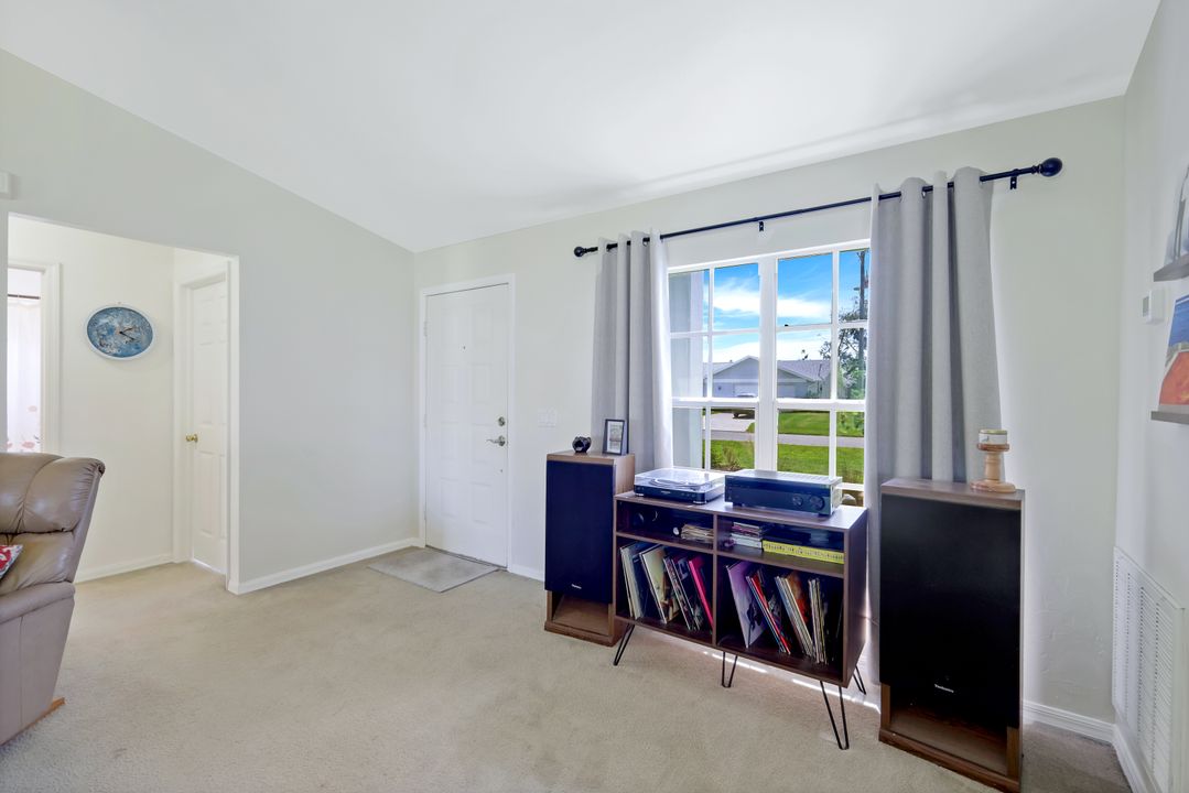 2127 SE 5th Pl, Cape Coral, FL 33990