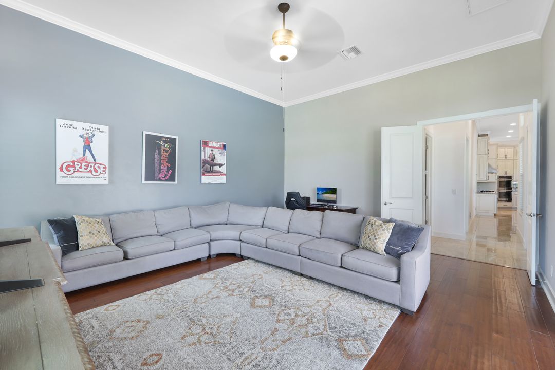 8678 Amour Ct, Naples, FL 34119