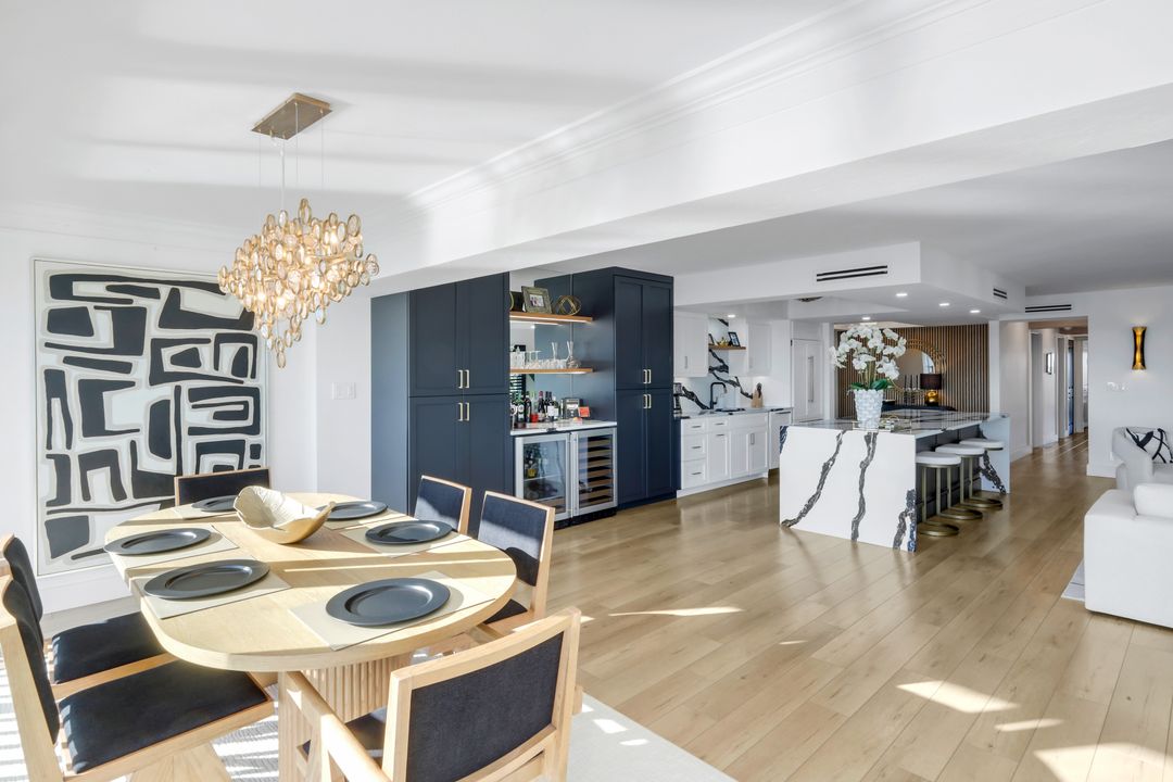 250 Park Shore Dr #801, Naples, FL 34103