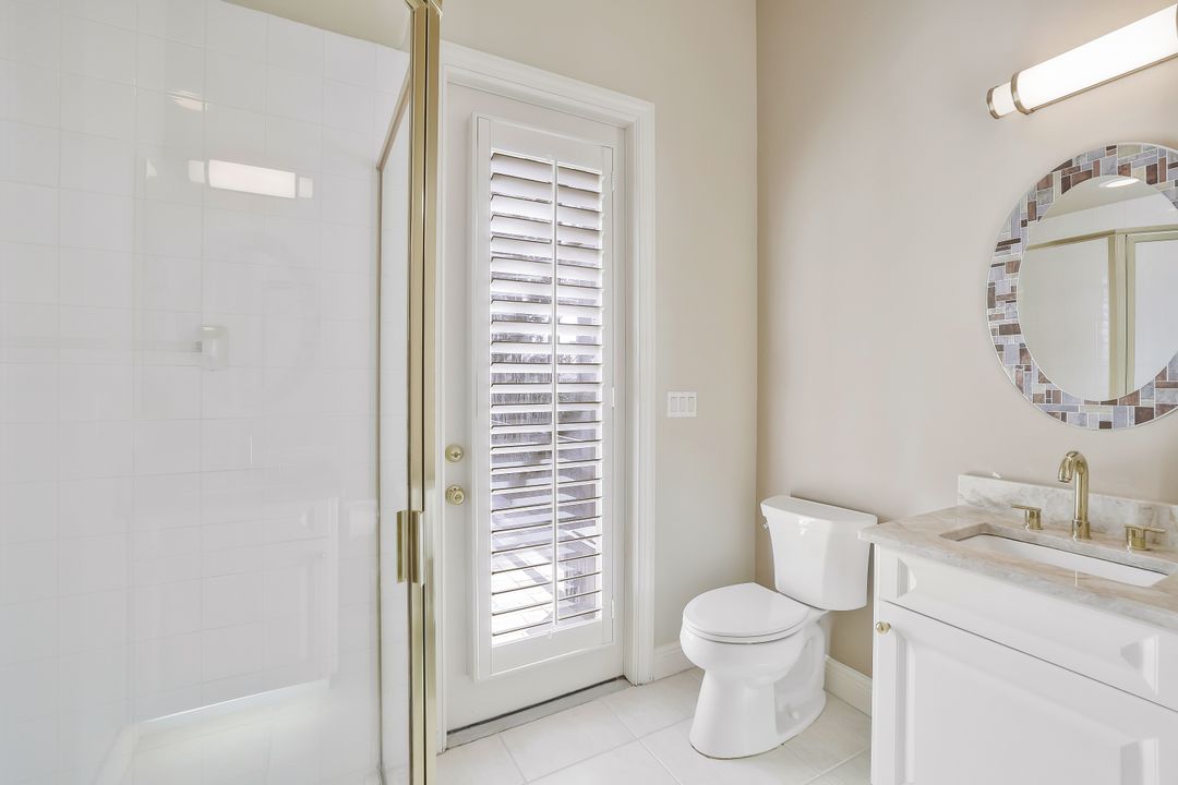 910 Villa Florenza Dr, Naples, FL 34119