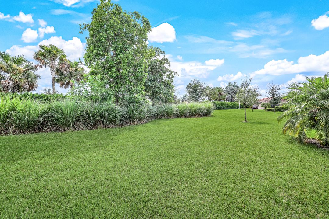 2366 Tangerine Ln, Naples, FL 34120