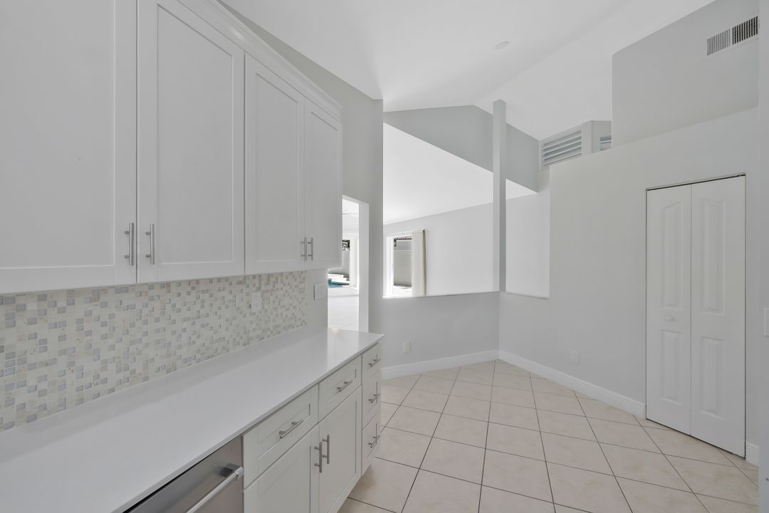 11054 Linnet Ln, Naples, FL 34119