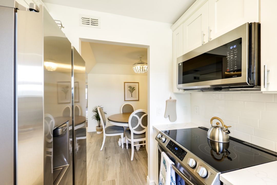 3200 Gulf Shore Blvd N #112, Naples, FL 34103