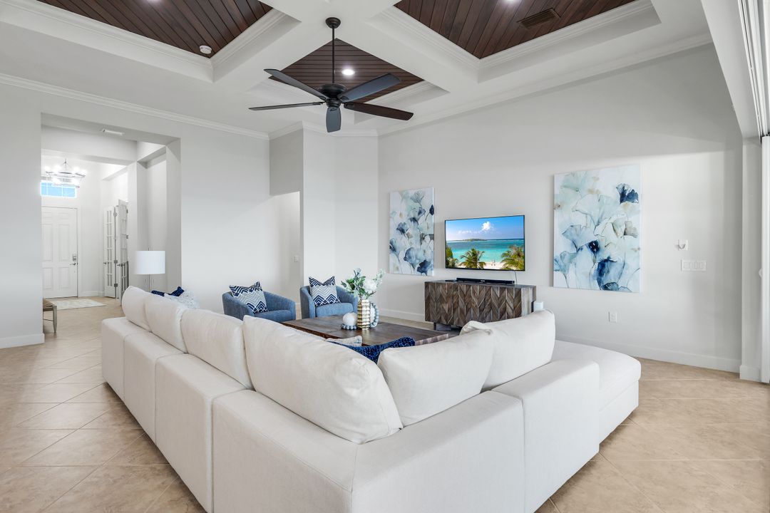 9305 Quarry Dr, Naples, FL 34120