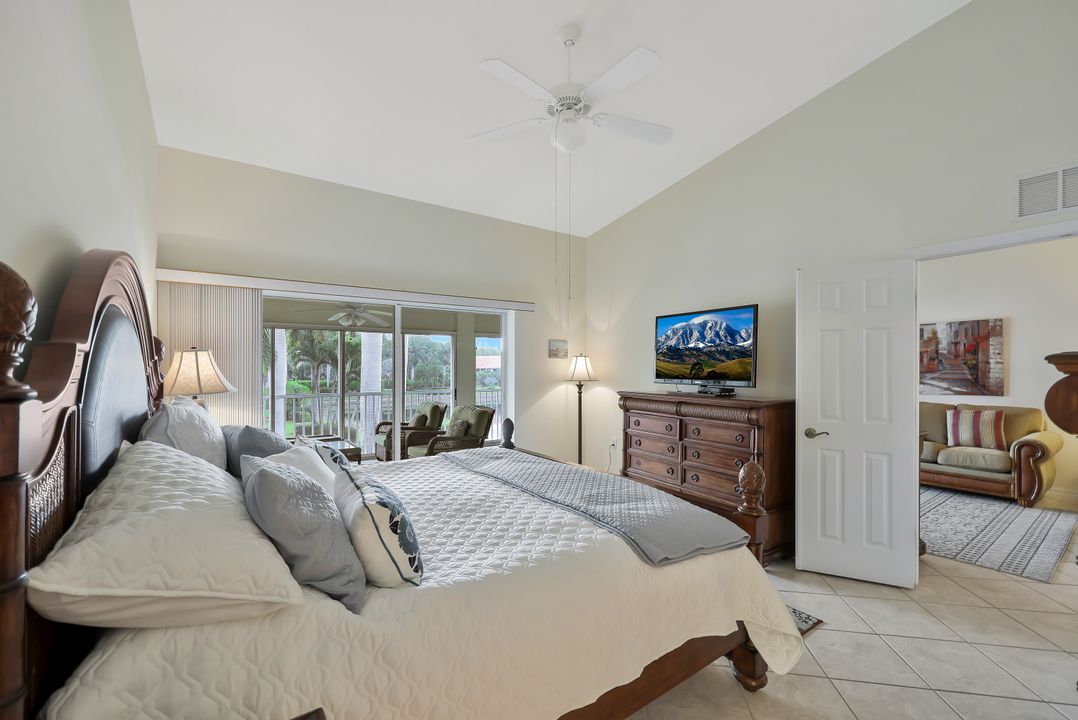 2395 Bayou Ln #4, Naples, FL 34112