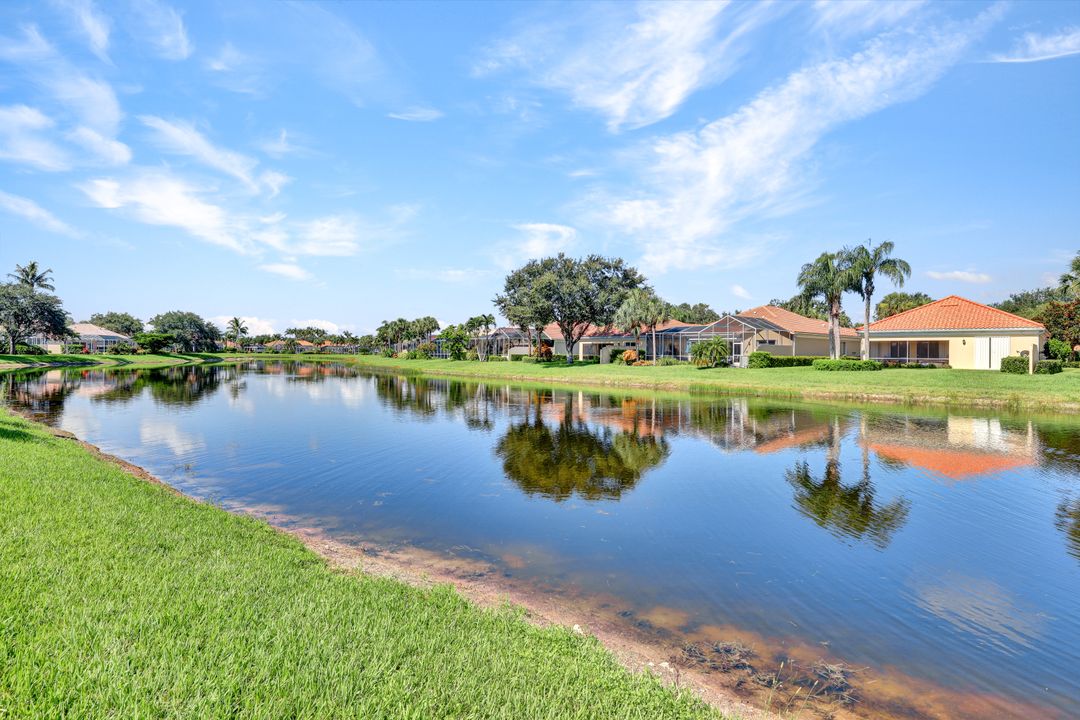 4313 Queen Elizabeth Way, Naples, FL 34119