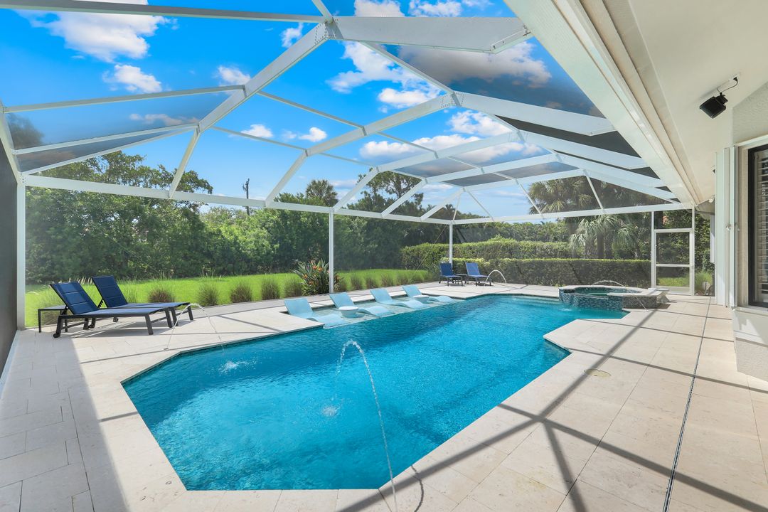 9245 The Ln, Naples, FL 34109