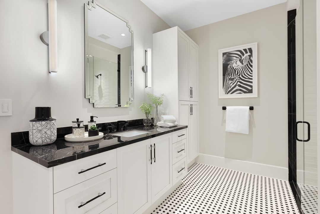 2075 Gordon Dr, Naples, FL 34102