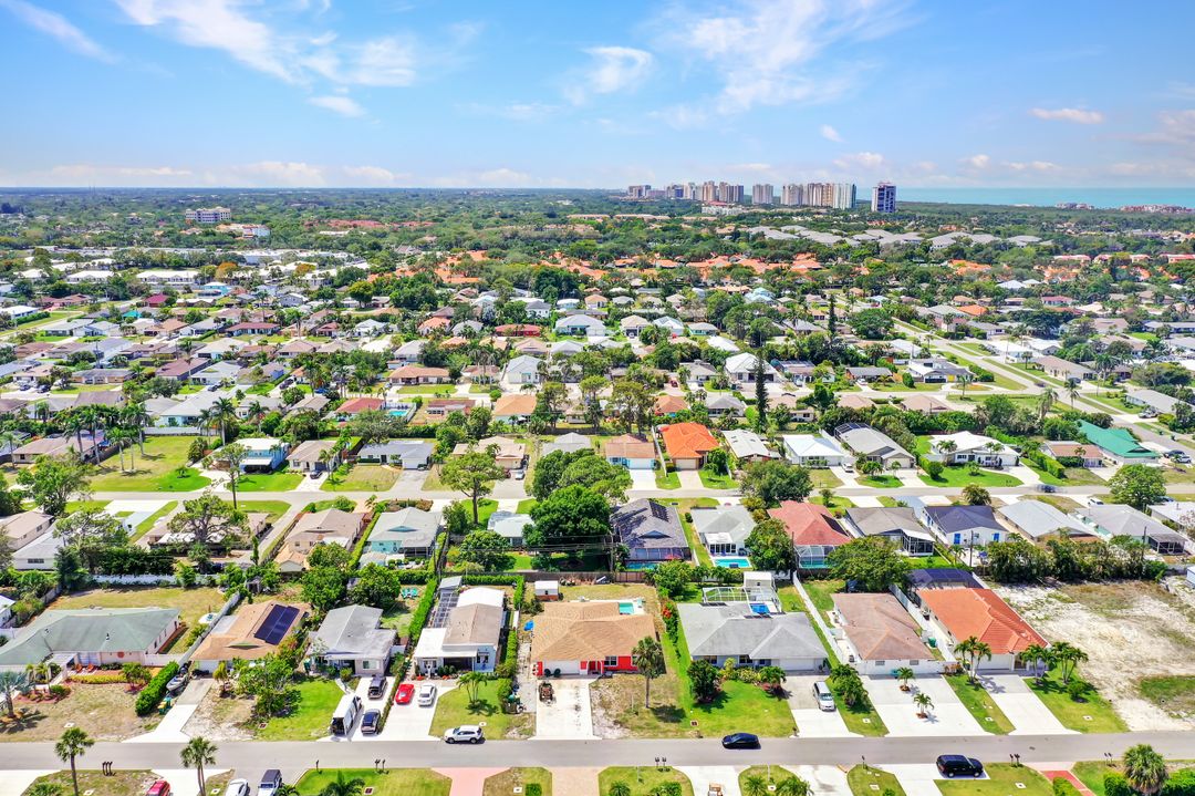 736 96th Ave N, Naples, FL 34108