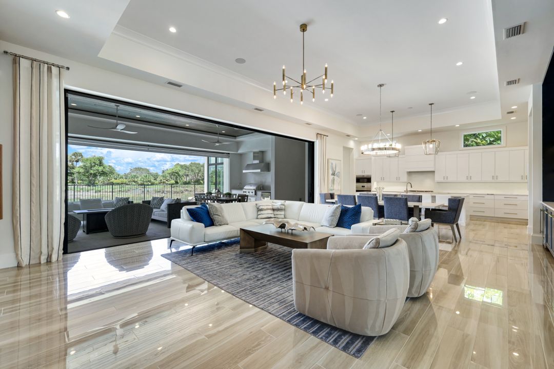 9937 Montiano Dr, Naples, FL 34113