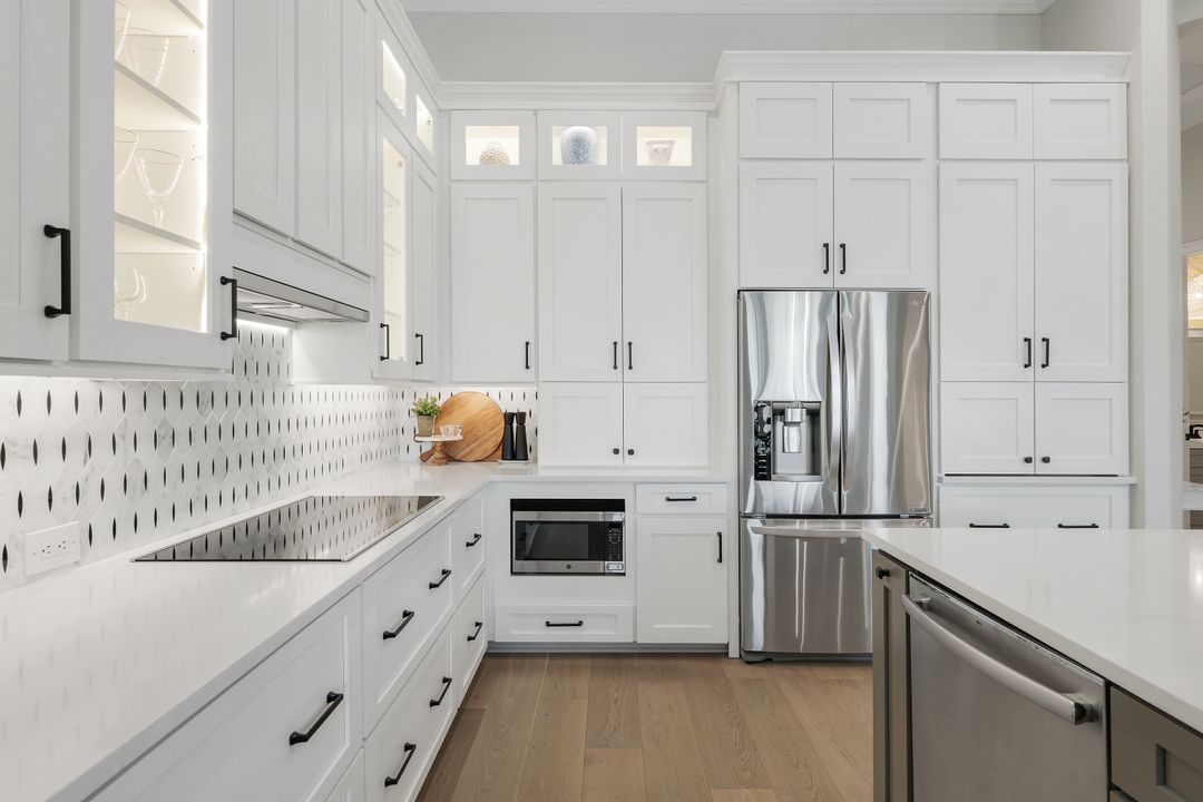 7395 Monteverde Way, Naples, FL 34119