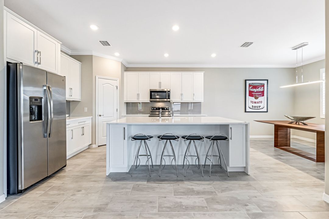 1603 Santiago Cir, Naples, FL 34113