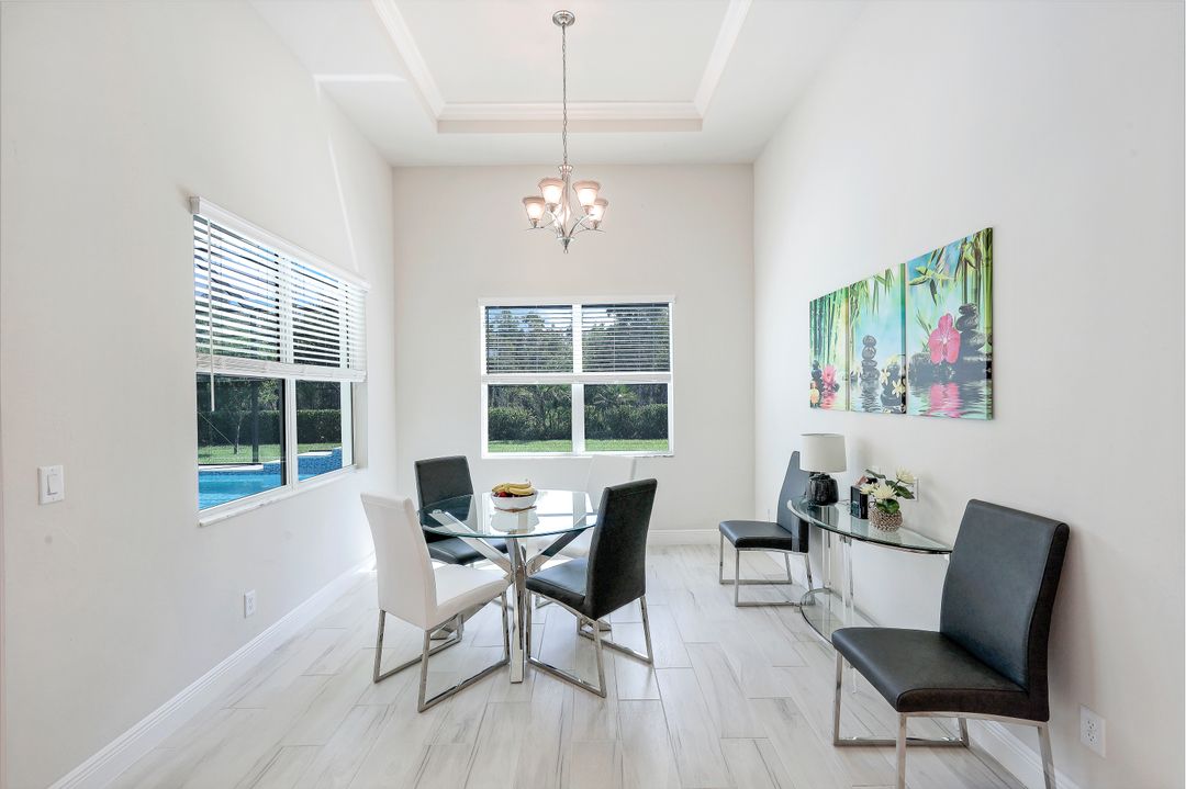 8959 Redonda Dr, Naples, FL 34114