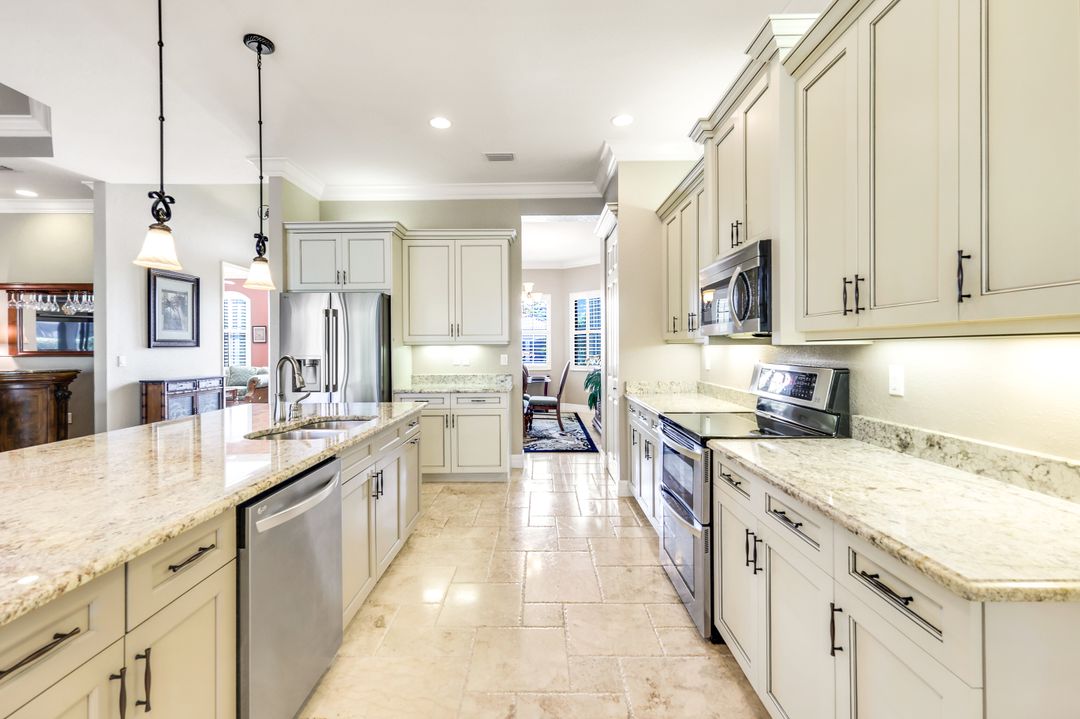 3917 Glacier Ct, Naples, FL 34119