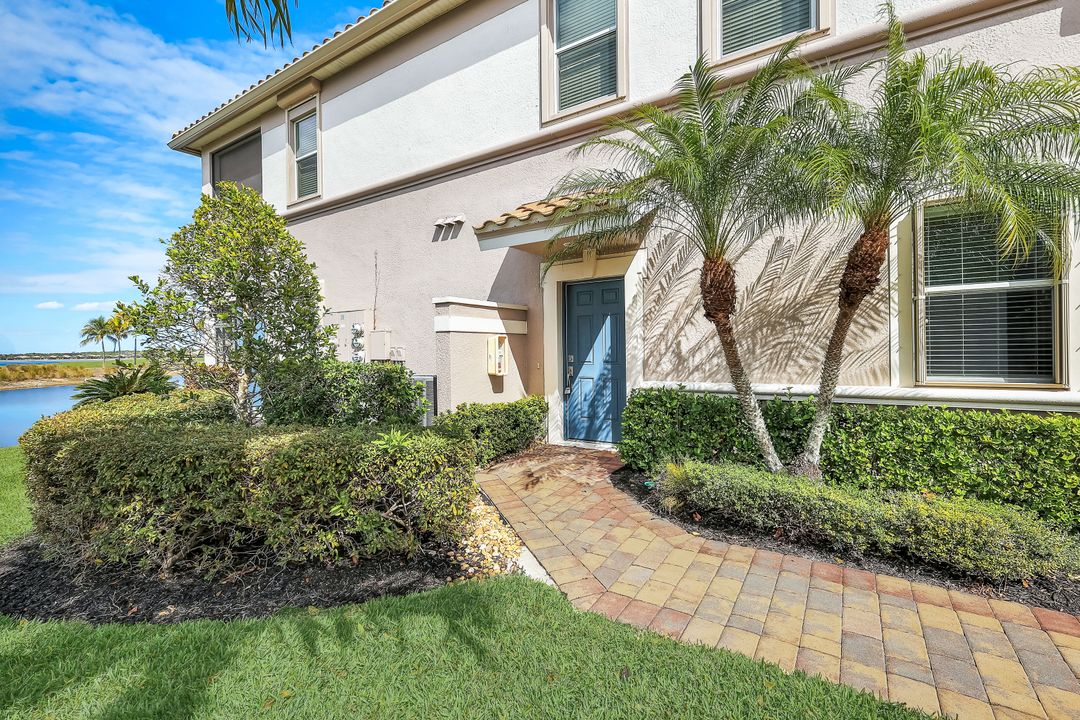 9060 Siesta Bay Dr #101, Naples, FL 34120