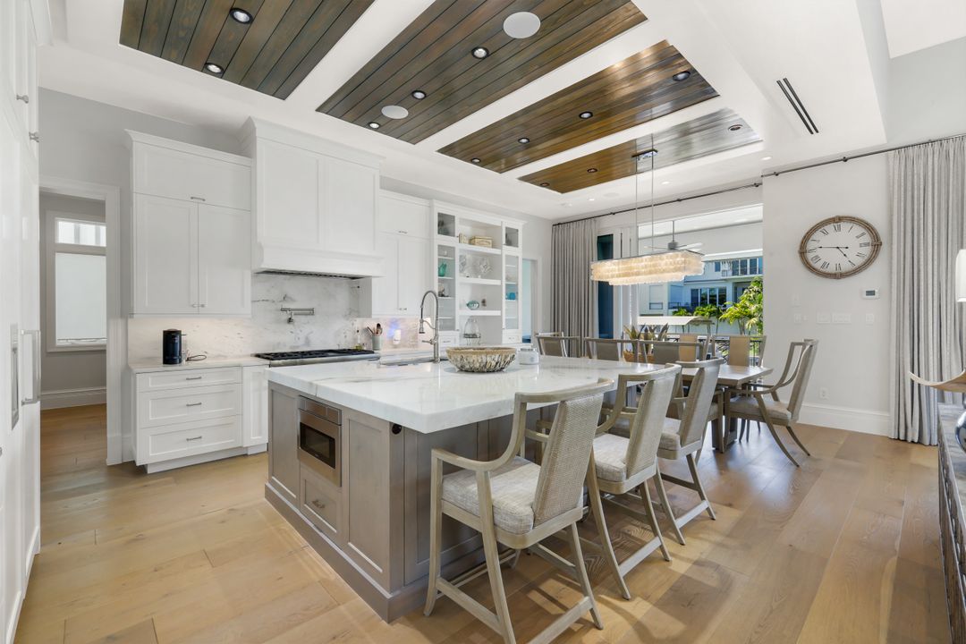 103 Bayview Ave, Naples, FL 34108
