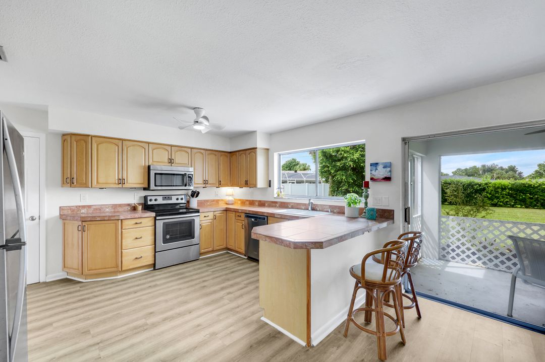 1411 SE 43rd St, Cape Coral, FL 33904