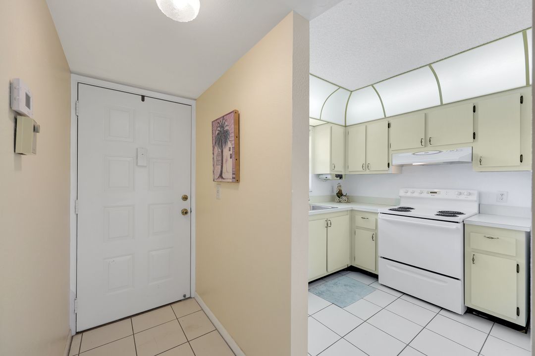 4338 27th Ct SW #204, Naples, FL 34116