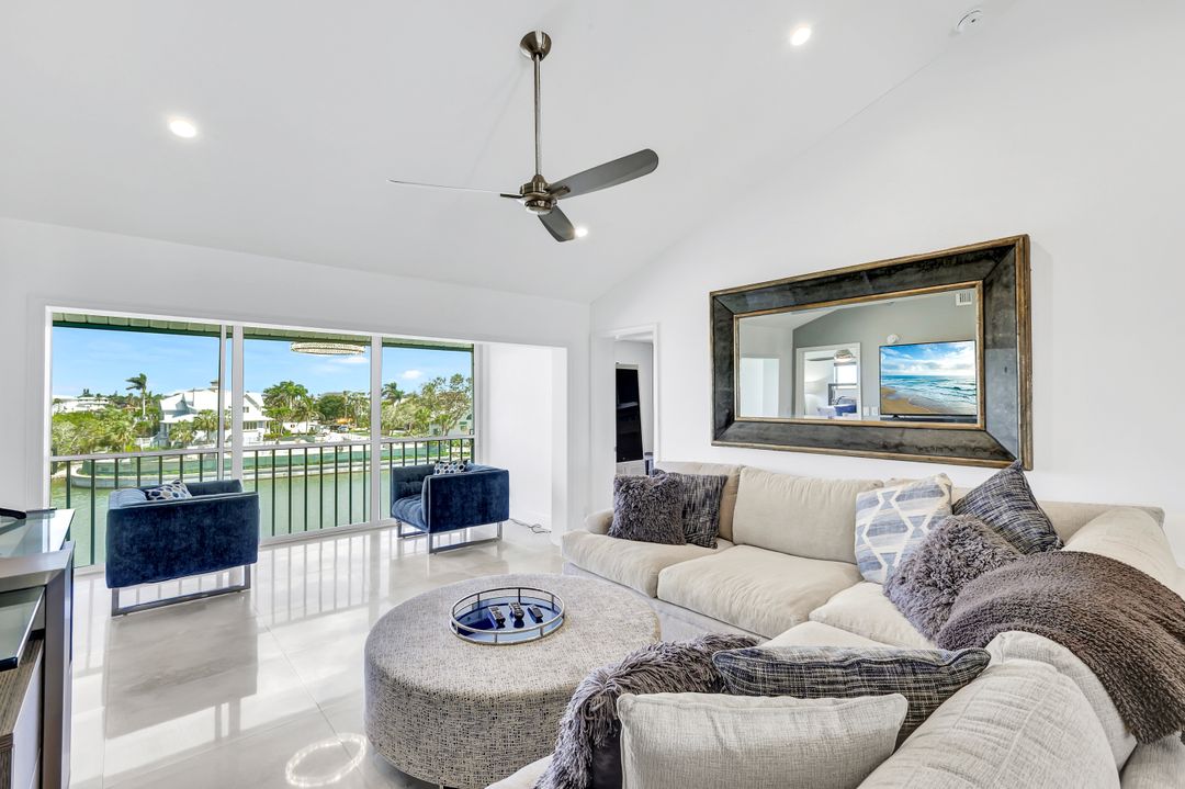 10684 Gulf Shore Dr #B301, Naples, FL 34108