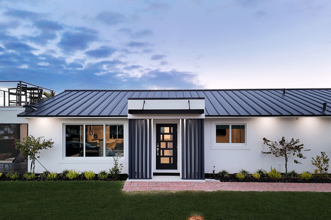 10002 Vanderbilt Dr, Naples, FL 34108