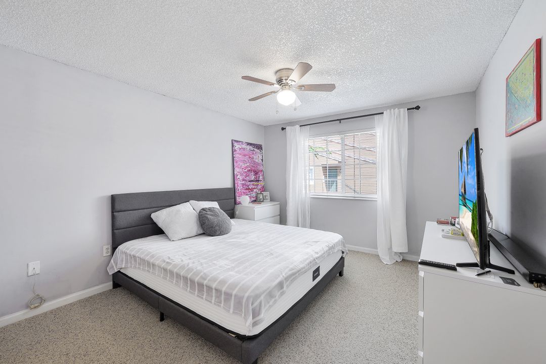 1160 Wildwood Lakes Blvd #9-205, Naples, FL 34104