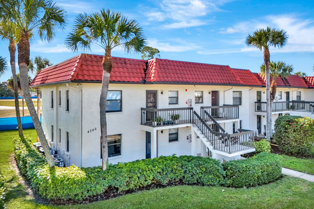 4346 27th Ct SW #101, Naples, FL 34116