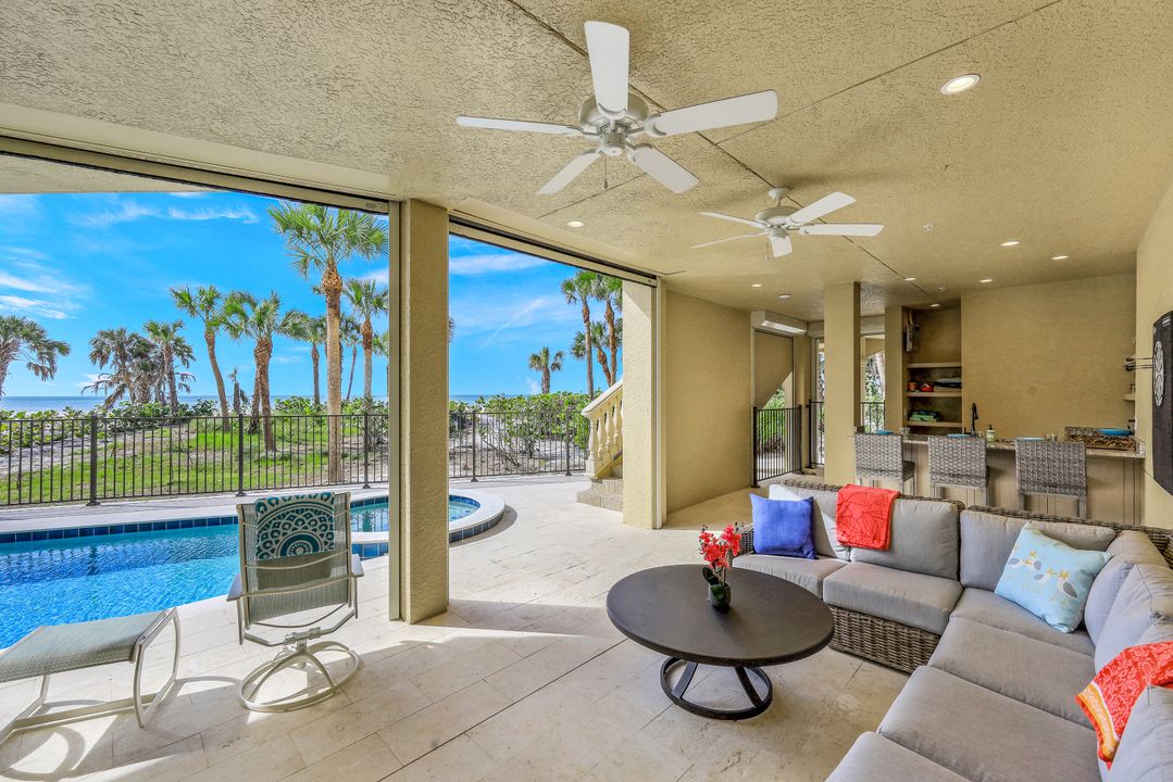 7425 Bay Colony Dr, Naples, FL 34108