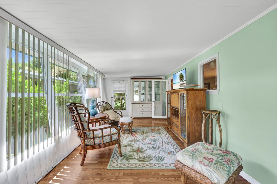 522 Menton Ln, Naples, FL 34112