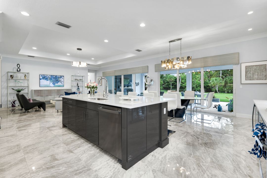 12033 Azalea Wy, Naples, FL 34120