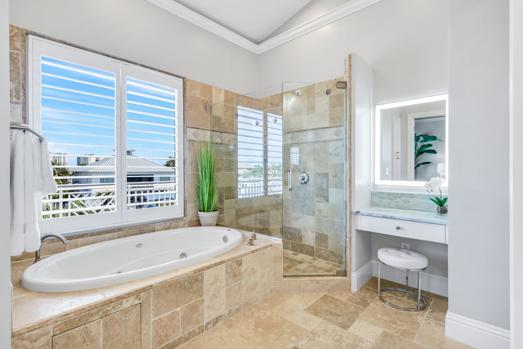 273 Egret Ave, Naples, FL 34108