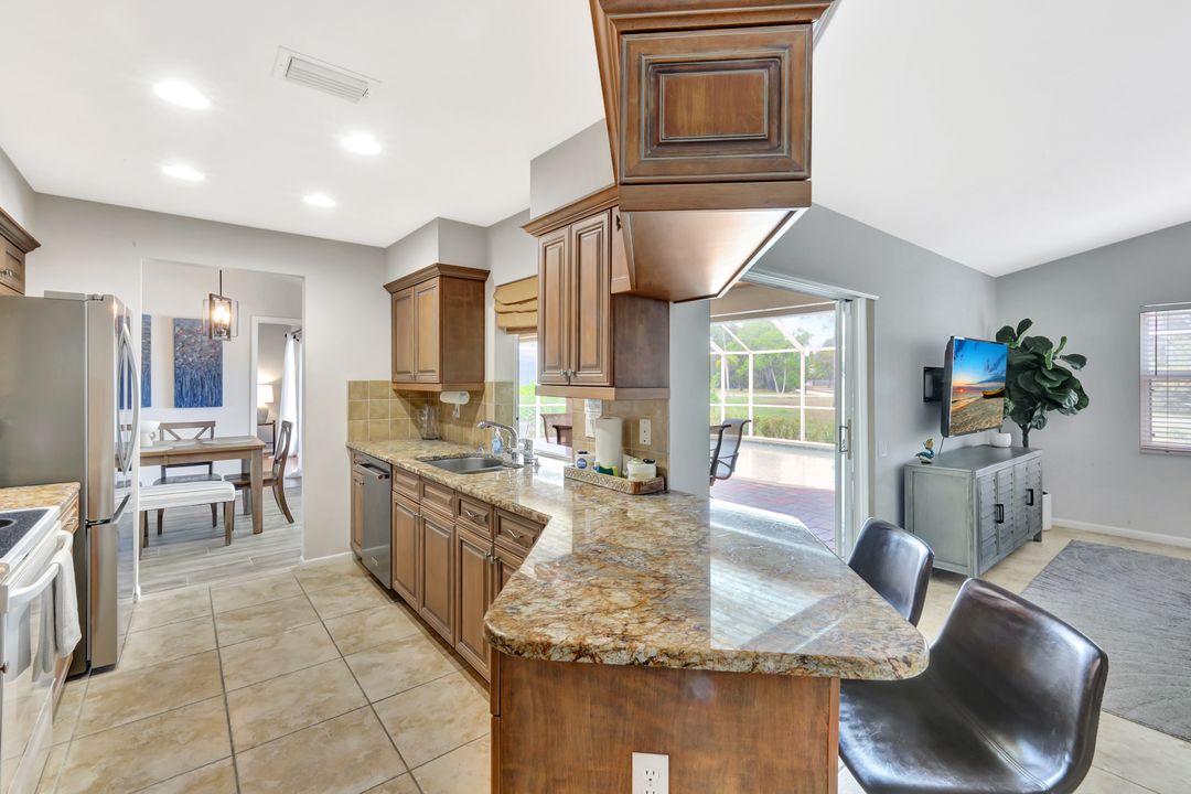 3704 Cartwright Ct, Bonita Springs, FL 34134
