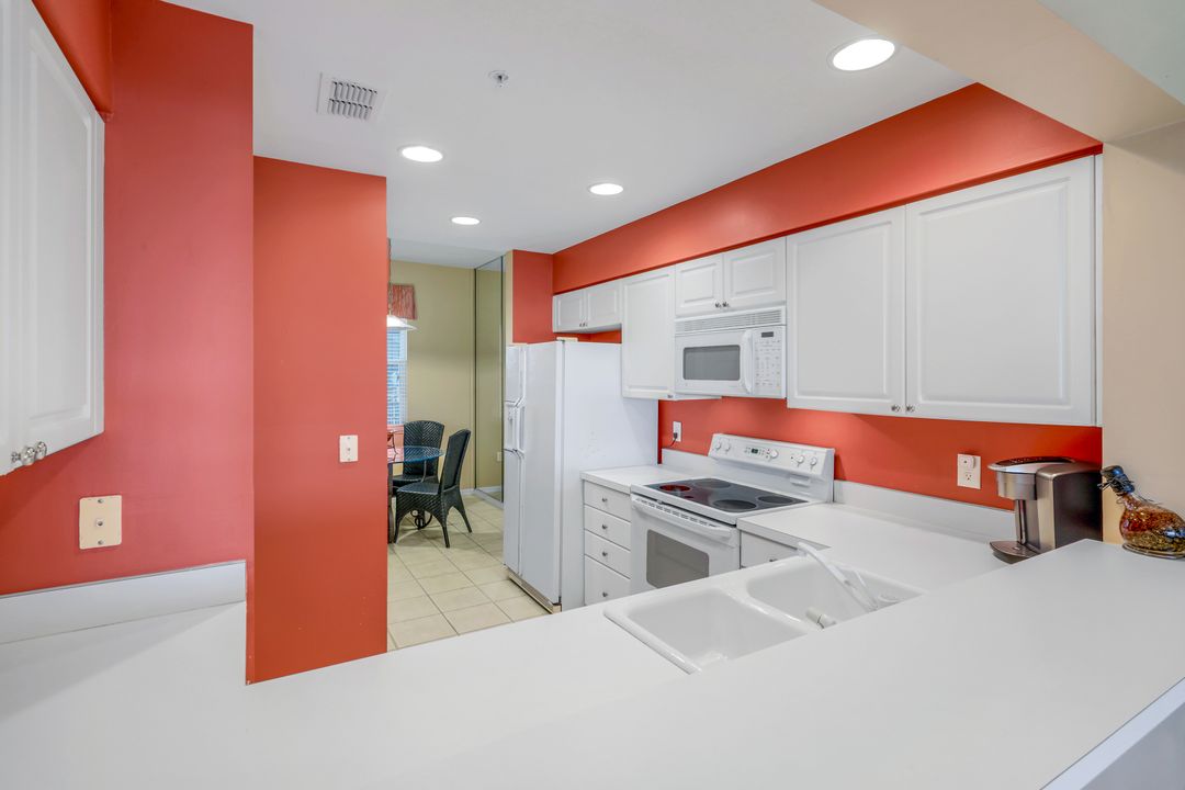 4120 Bayhead Dr #202, Bonita Springs, FL 34134